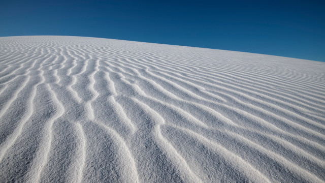 White sand dune blue sky #5 free wallpaper - medium preview image