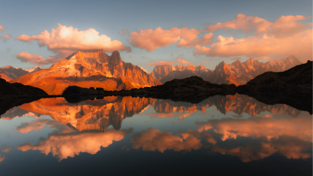 Mountain lake reflection clouds sky free wallpaper - medium preview image