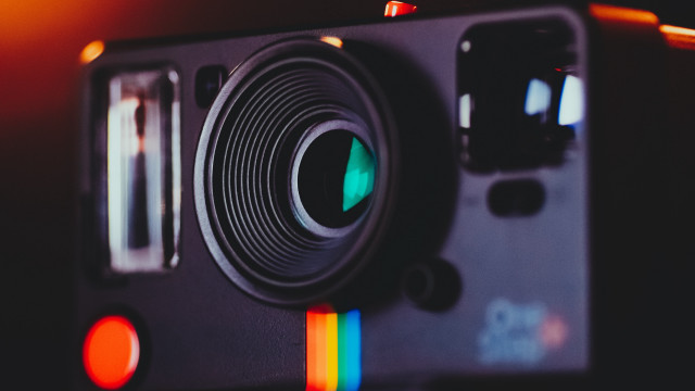 Camera green lens red light free wallpaper - medium preview image