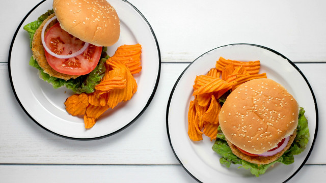 Two plates hamburgers chips white free wallpaper - medium preview image