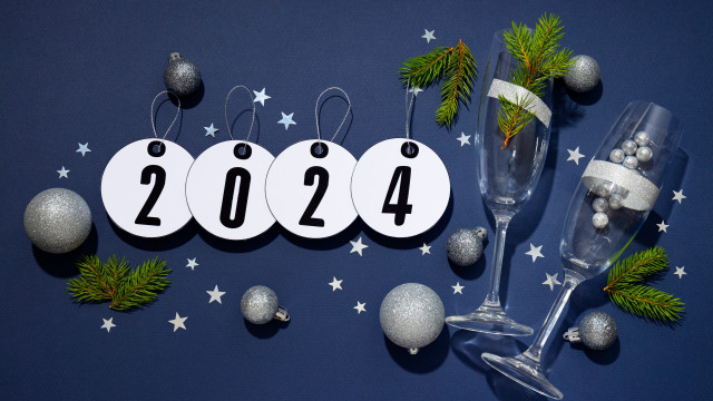 Christmas wine glass tags branch free wallpaper - medium preview image