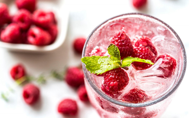 Ice water raspberries mint closeup free wallpaper - medium preview image