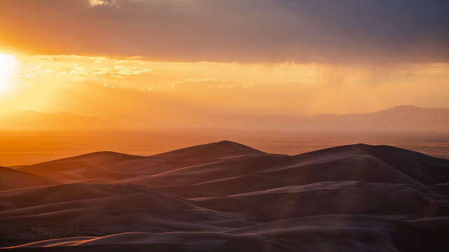 Sunset desert mountain sunbeam clouds free wallpaper - medium preview image