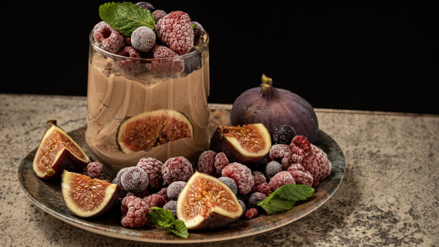 Fruit chocolate milkshake plate figurine free wallpaper - medium preview image