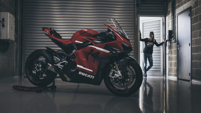 Woman motorcycle garage panfuturism puzzle free wallpaper - medium preview image