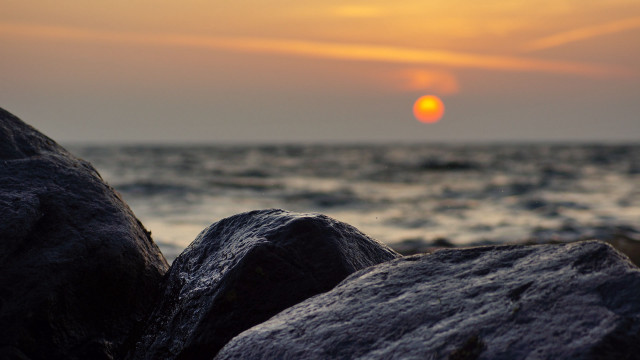 Sunset ocean rocks water moon free wallpaper - medium preview image