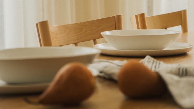 Table bowl plate cloth classroom free wallpaper - medium preview image