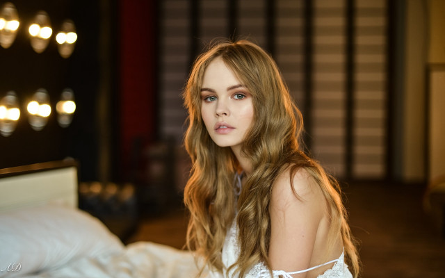 Woman long hair bed room free wallpaper - medium preview image