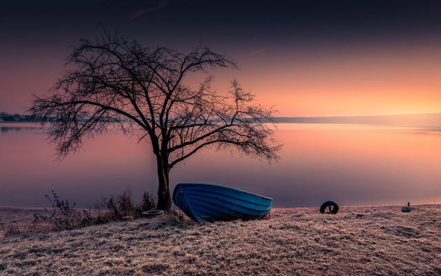 Boat shore lake dusk mountain free wallpaper - medium preview image