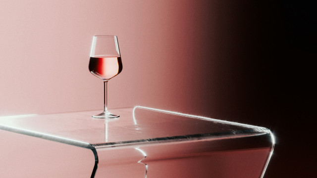 Wine glass pink background 3d free wallpaper - medium preview image