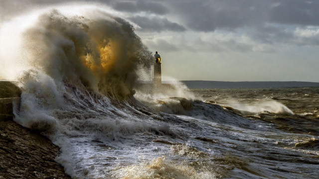 Lighthouse wave ocean cloudy day free wallpaper - medium preview image
