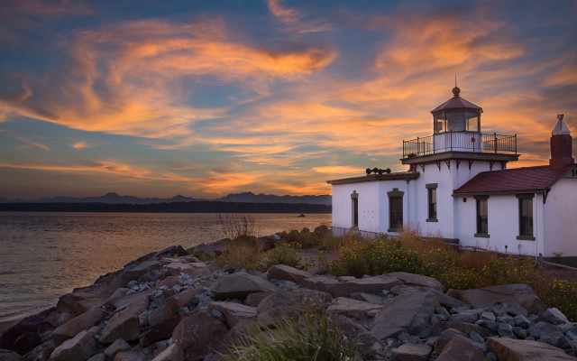 Lighthouse rocky shore sunset clouds #2 free wallpaper - medium preview image