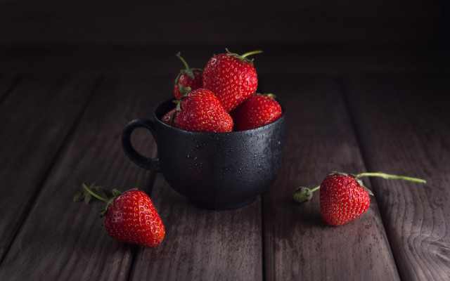 Black cup strawberries wooden table #2 free wallpaper - medium preview image