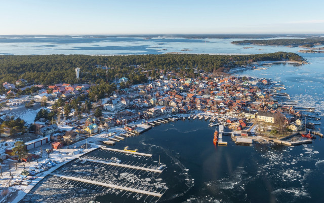 Small town lake snow bridge free wallpaper - medium preview image
