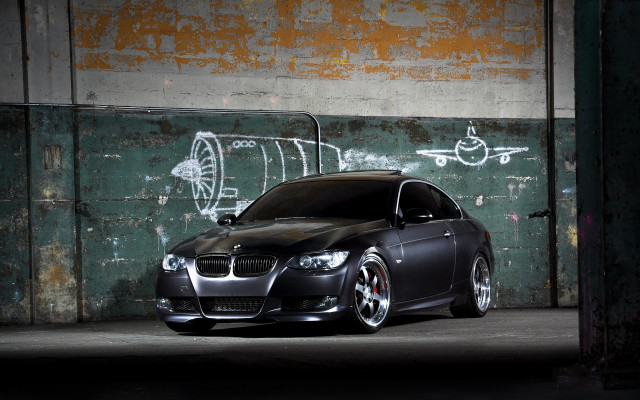 Black car green wall graffiti free wallpaper - medium preview image