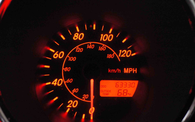 Speedometer red light time minutes free wallpaper - medium preview image