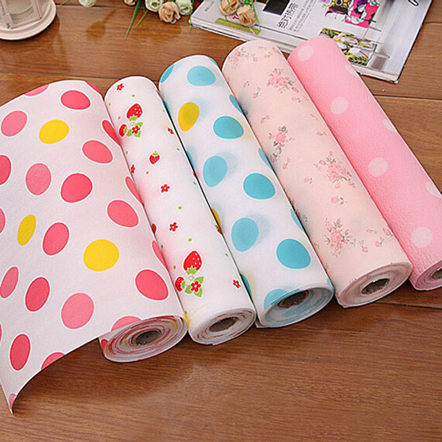 Polka dot paper rolls vase free wallpaper - medium preview image