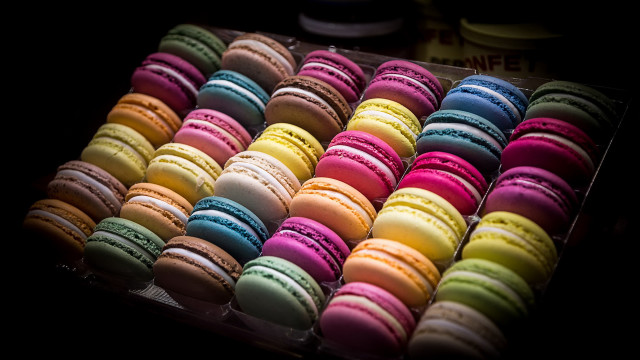 Macaroons display pastel neo fauvism free wallpaper - medium preview image