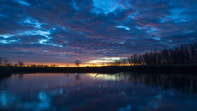 Lake sunset clouds forests urban free wallpaper for desktop - medium preview image
