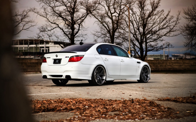 White car parking lot trees free wallpaper - medium preview image