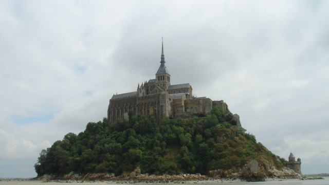 Castle tower hill forest cloudy free wallpaper - medium preview image