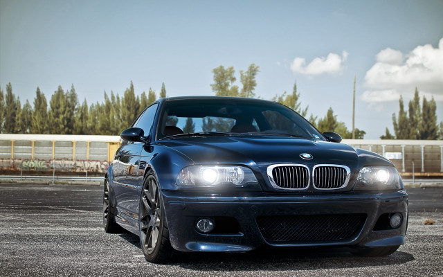 Black car parking lot fence #5 free wallpaper - medium preview image