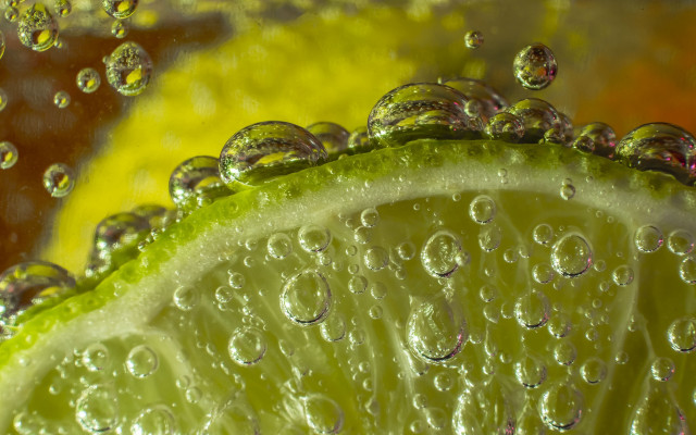 Lime water droplets macro underwater free wallpaper - medium preview image
