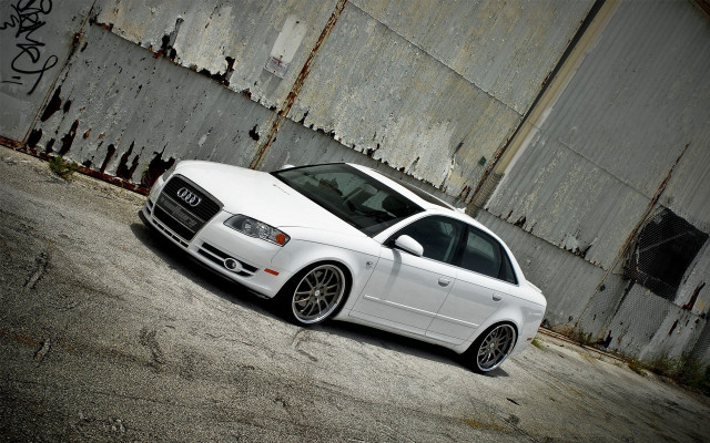 White car graffiti building 3d free wallpaper - medium preview image