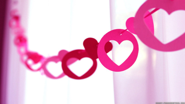 Pink heart garland window sill free wallpaper - medium preview image