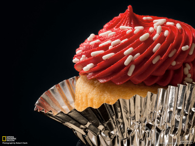 Cupcake red icing white sprinkles free wallpaper - medium preview image