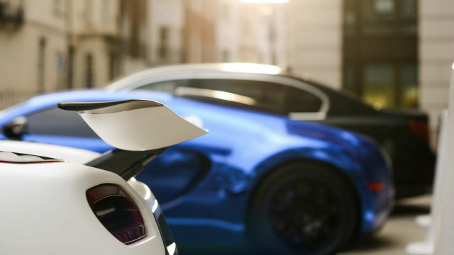 Blue white car street building free wallpaper - medium preview image