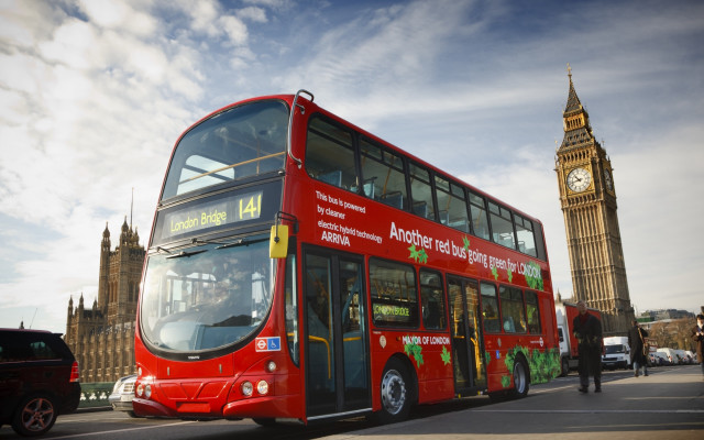 Doubledeckerbus london clocktower sunny day free wallpaper - medium preview image