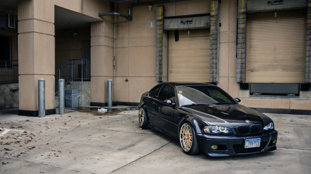 Black car building parking meter free wallpaper - medium preview image