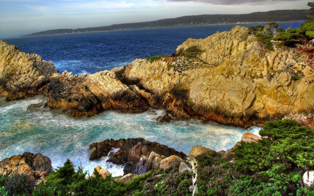 Rocky coast lake forest hill free wallpaper - medium preview image