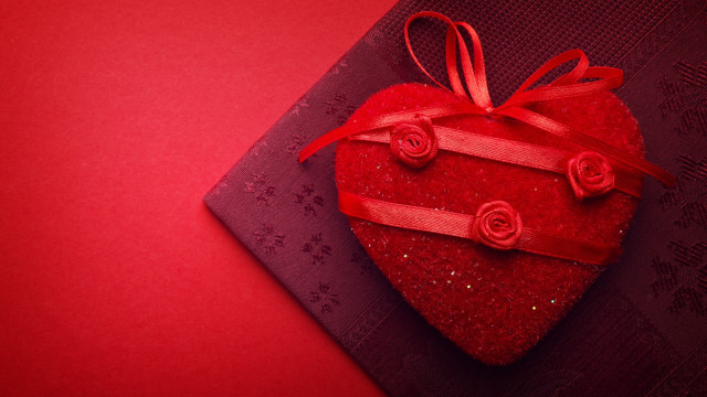 Red heart box bow black free wallpaper - medium preview image