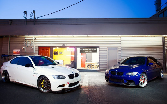 Night cars building colorful accents free wallpaper - medium preview image
