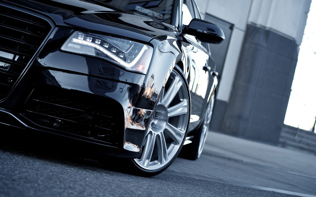 Black car clock building rim free wallpaper - medium preview image