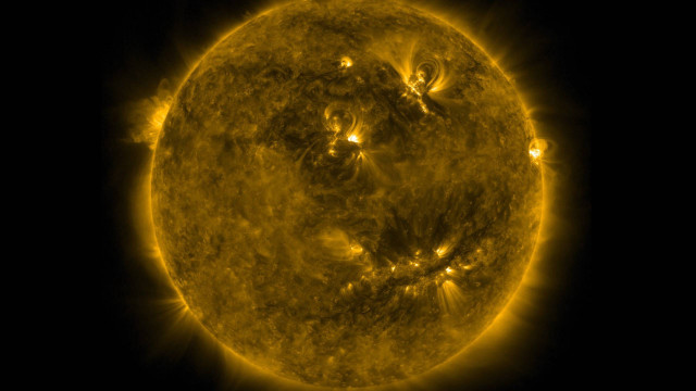 Sun light rayonism moon planet free wallpaper - medium preview image