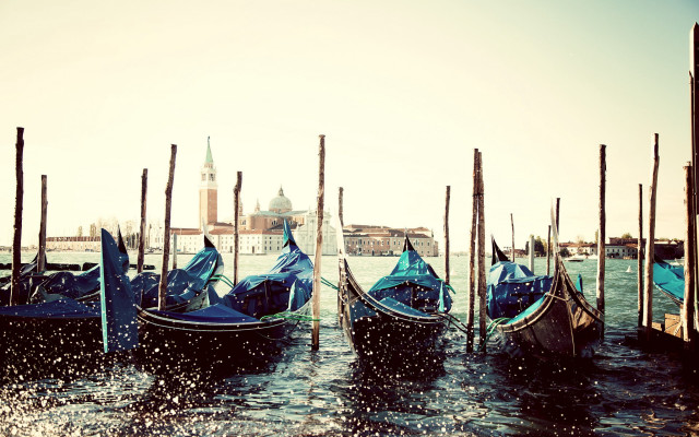 Gondolas cityscape planet night sky free wallpaper - medium preview image