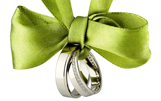 Couple rings green bow diamond free wallpaper - medium preview image