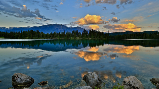 Lake mountain clouds rocks sunset free wallpaper - medium preview image