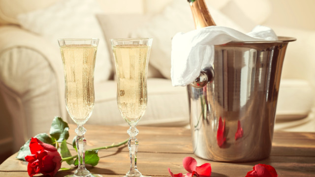Champagne flutes roses bouquet romantic free wallpaper - medium preview image