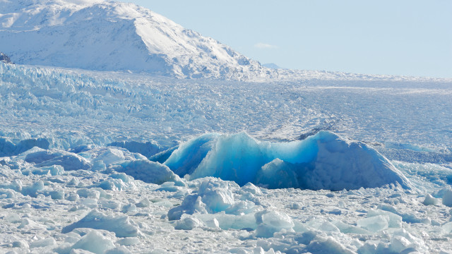 Large iceberg mountain blue iceberg free wallpaper - medium preview image