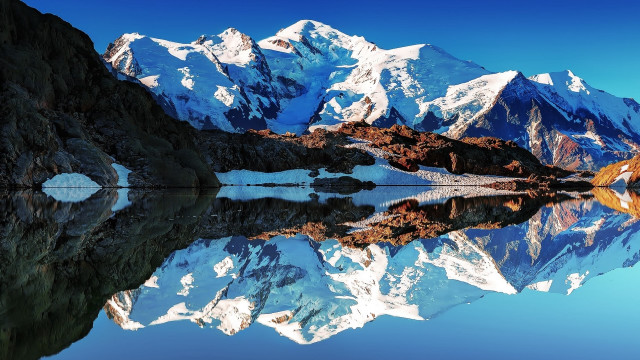 Mountain range lake reflection precisionism free wallpaper - medium preview image