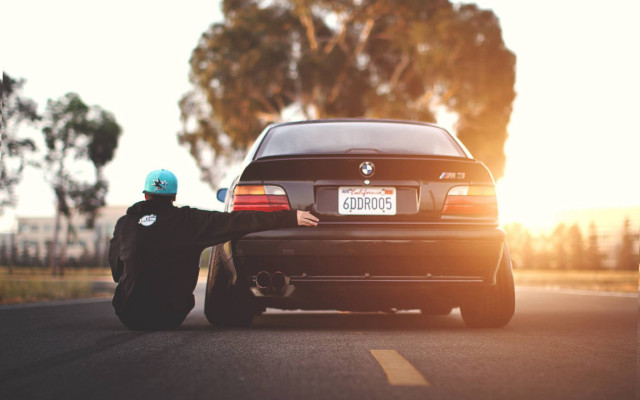 Man road car autumn leaves free wallpaper - medium preview image