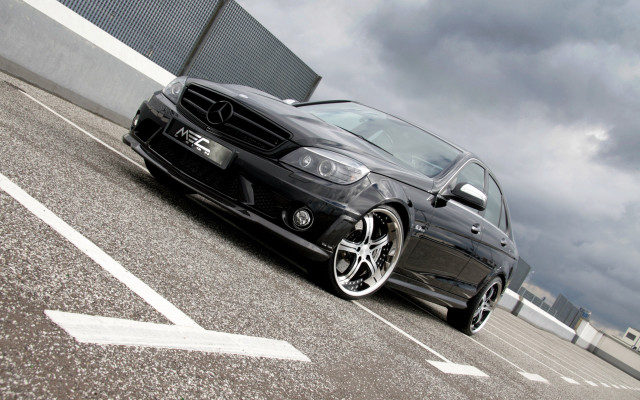 Black car road building cloudy free wallpaper - medium preview image