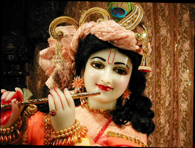 Statue woman flute peacock head free wallpaper - medium preview image