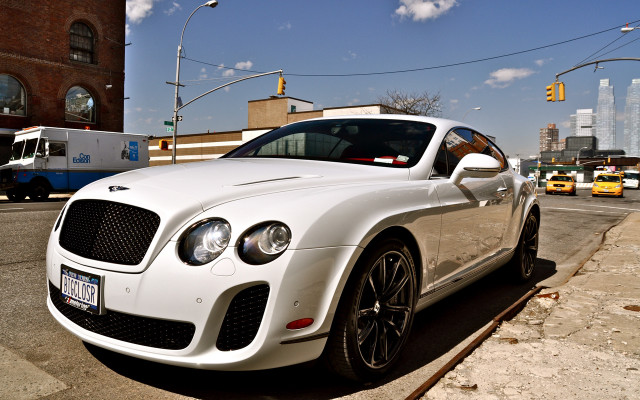 White car street light building free wallpaper - medium preview image
