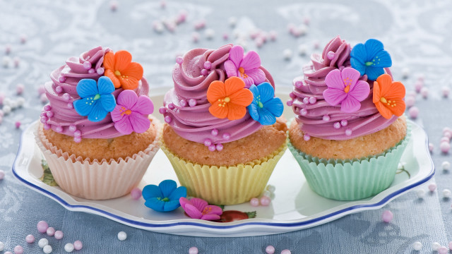 Three cupcakes purple frosting floral free wallpaper - medium preview image