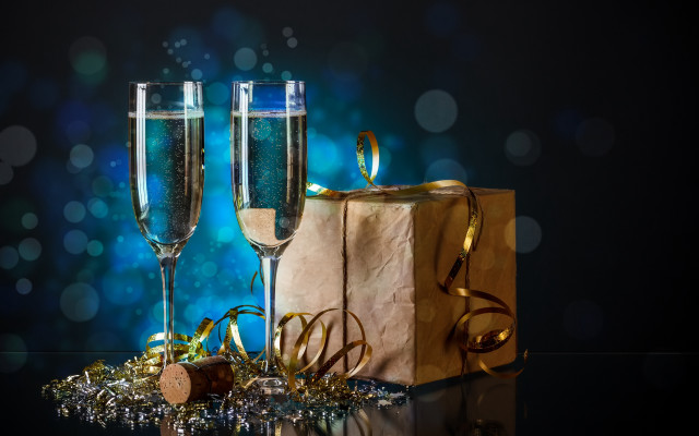 Champagne flutes gift bag christmas free wallpaper - medium preview image